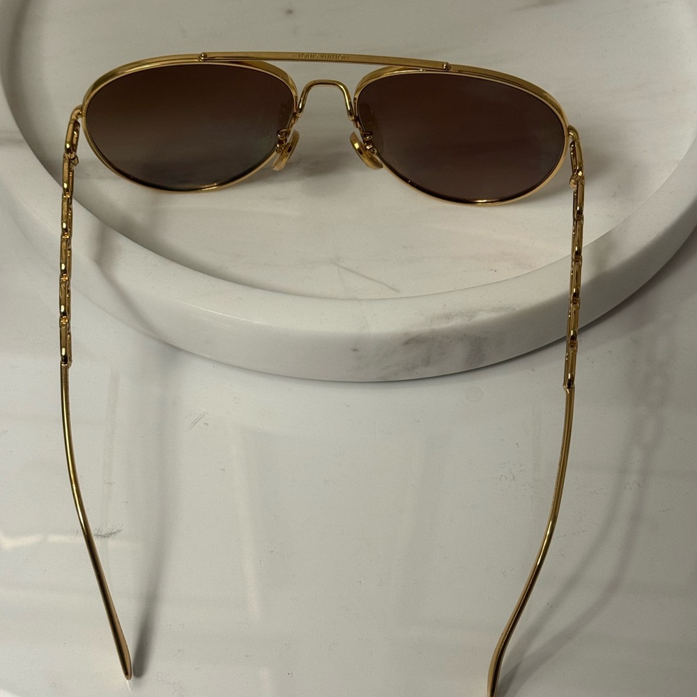 My LV Chain Pilot Sunglasses Louis Vuitton Gold Frame Sunglasses with Brown - Picture 9 of 13